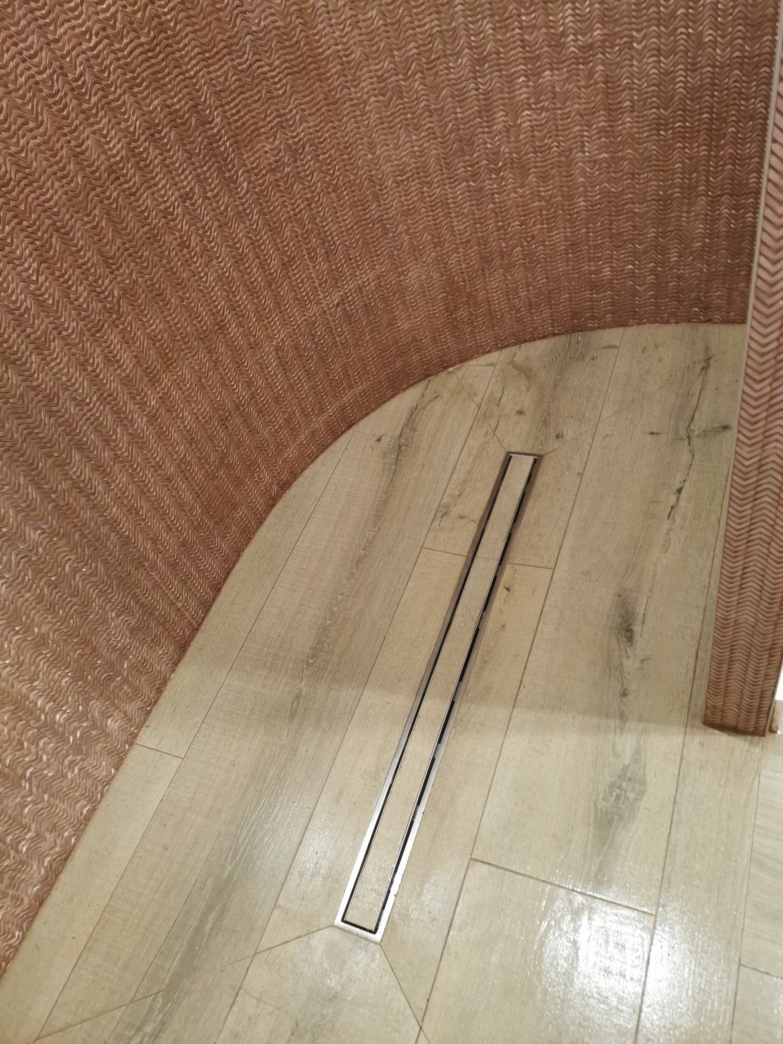 Douche italienne imitation parquet