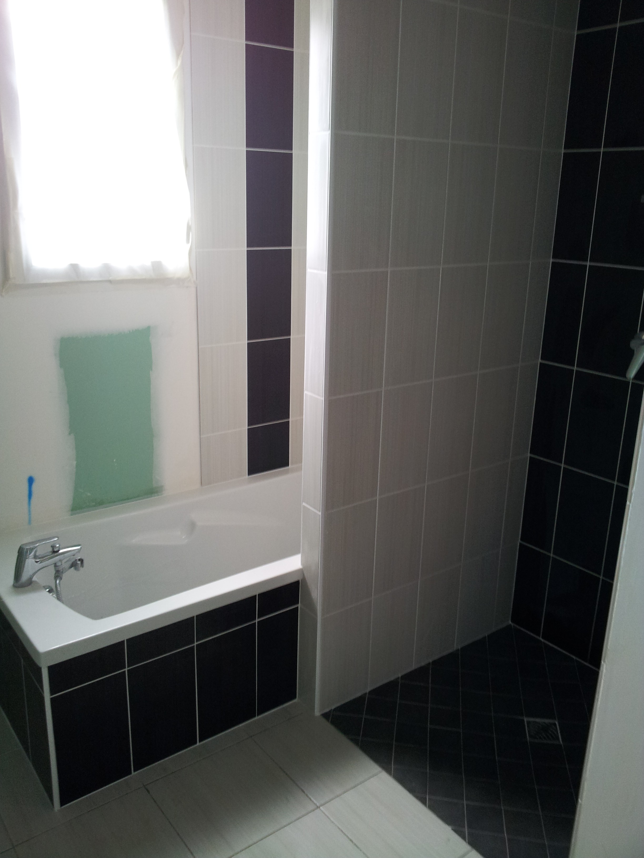 Faienc dessous de baignoiire