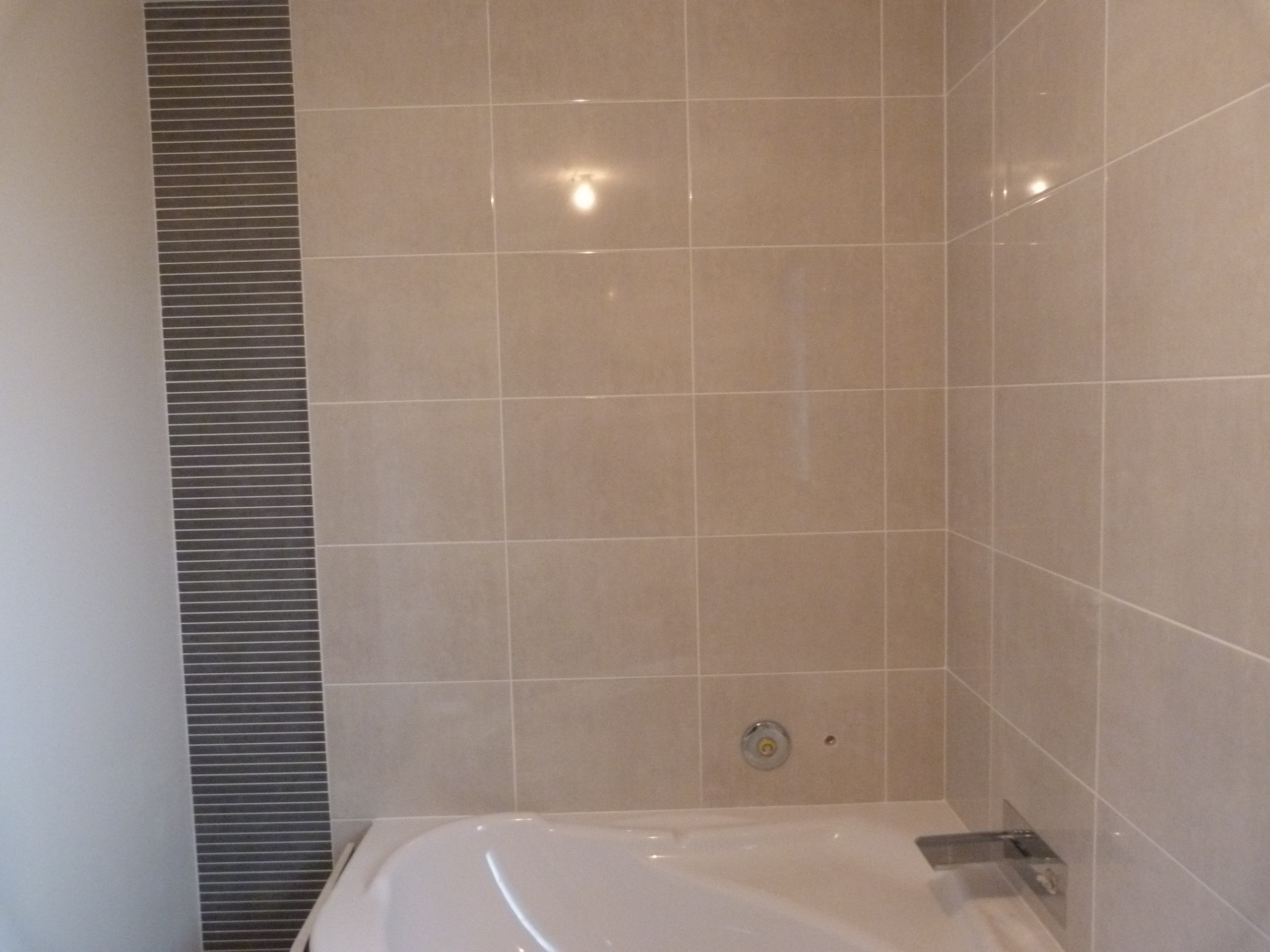 Faience baignoire avec totem