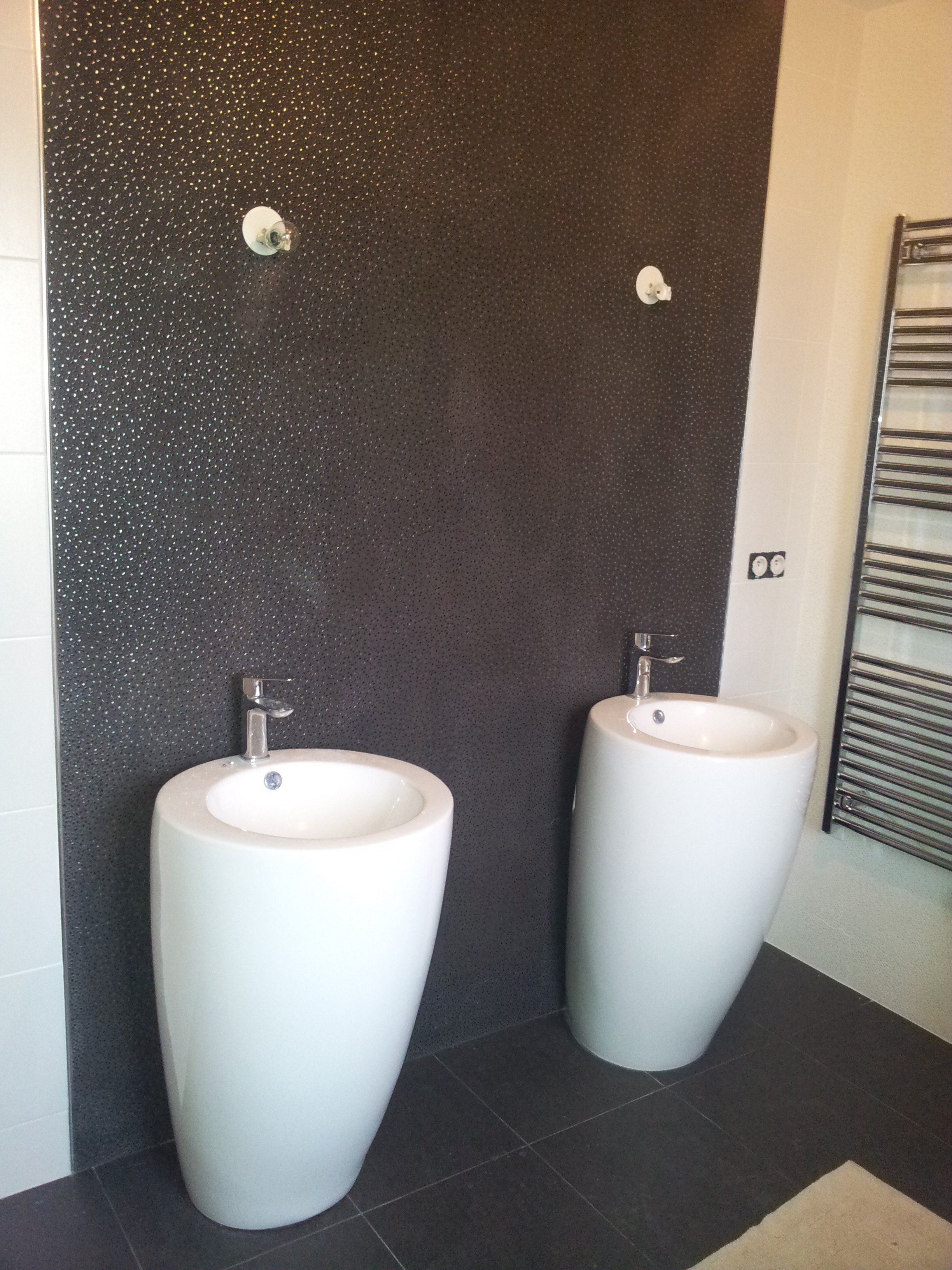 Faience mur double vasque