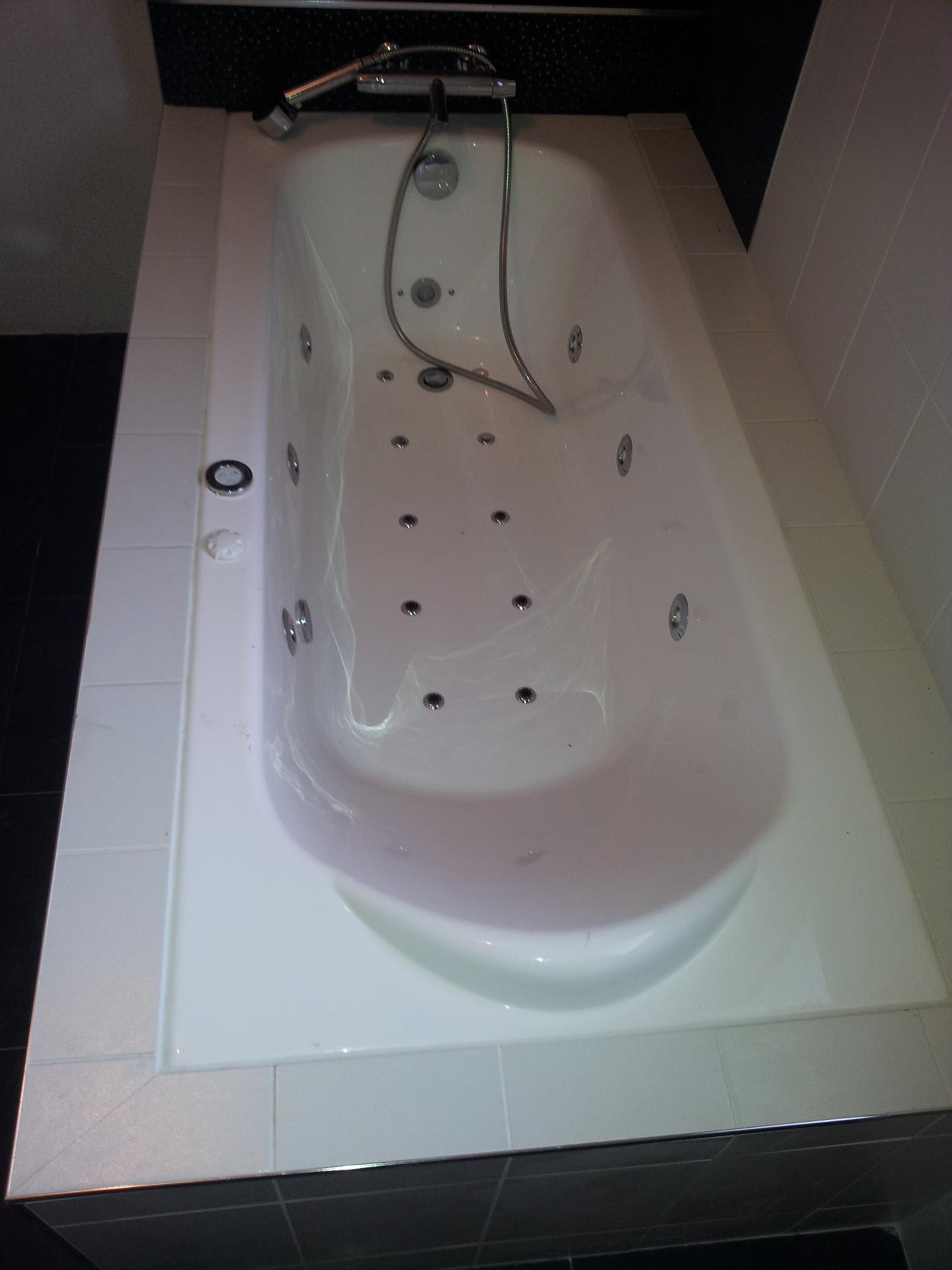 Entourage baignoire